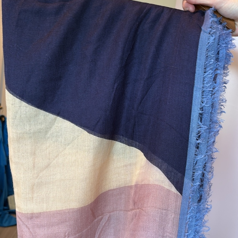 🥰🥰Auth VALENTINO cashmere blend scarf!!!! - Picture 6 of 7